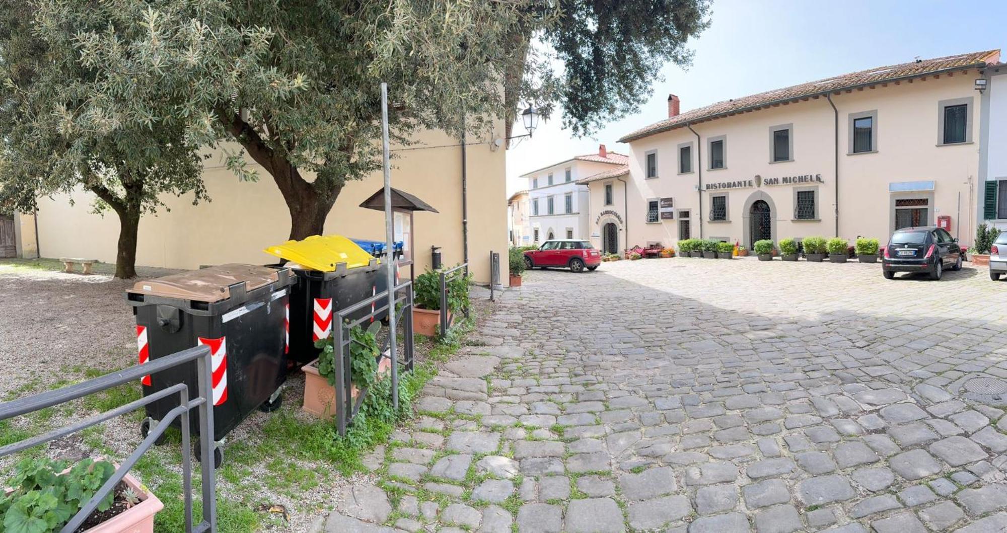 La Grotta San Michele Hotel Montevettolini Exterior photo